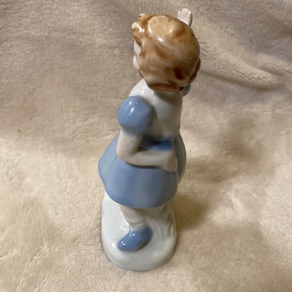 Vintage Porcelain blue and white girl and dog figurine  made in Japan - Picture 4 of 12